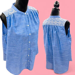 Country Blue Chambray Embroidered Sleeveless Gap Button Down Blouse Large